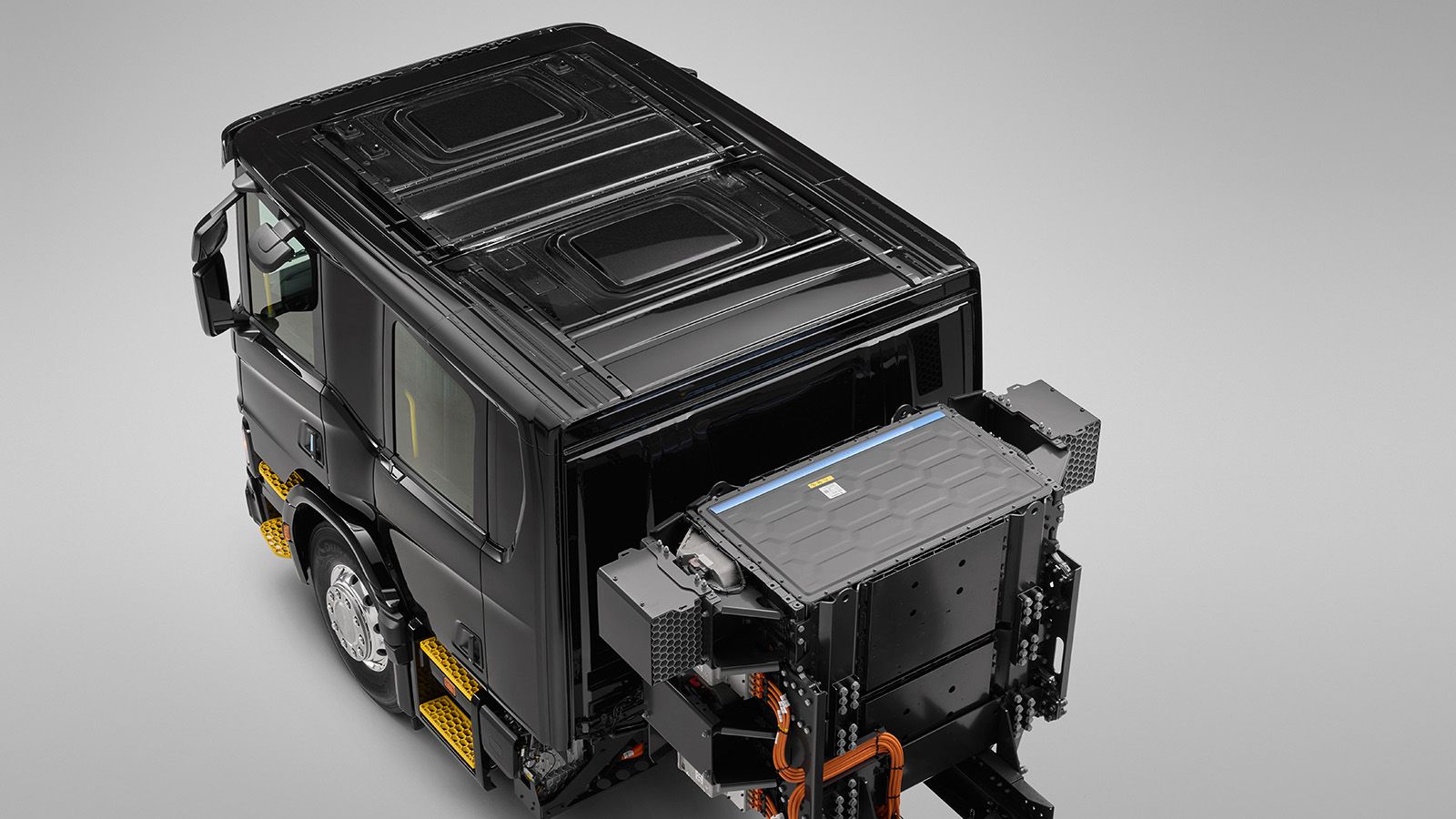 Η Scania τοποθετεί για 1η φορά καμπίνα CrewCab σε ηλεκτρικό φορτηγό!
