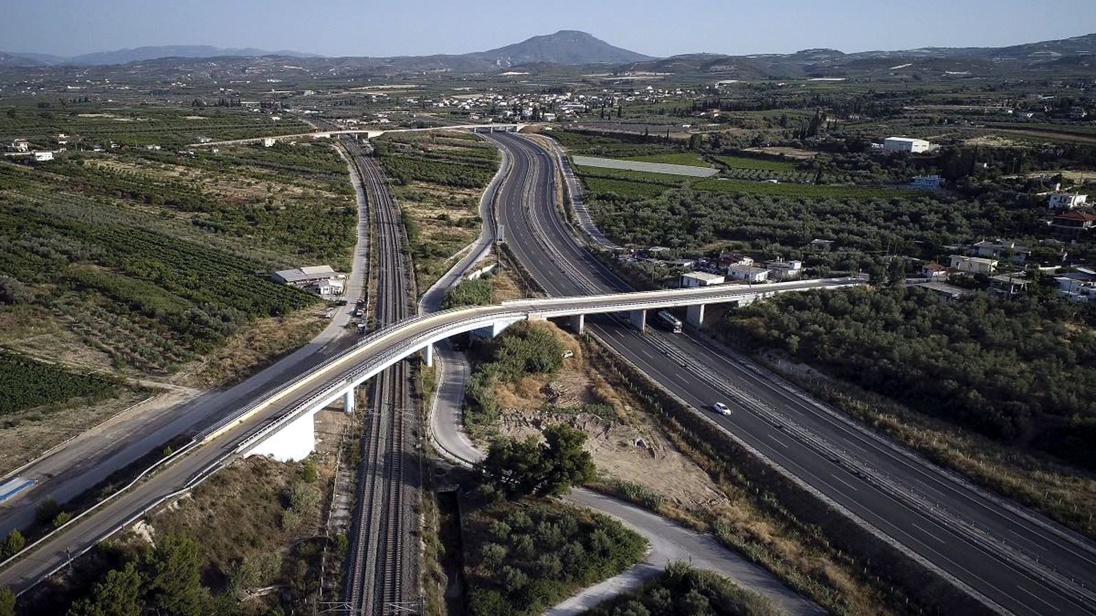 Συνολικά 13 πύλες ελέγχου της κίνησης των οχημάτων στο πλαίσιο της αναλογικής χρέωσης διοδίων θα λειτουργήσουν στην Ολυμπία Οδό μέχρι το καλοκαίρι του