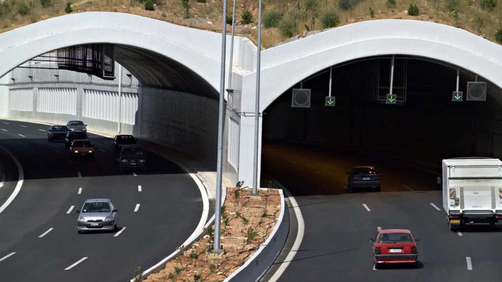 Το συνολικό κόστος υπολογίζεται στο 1,5 δις ευρώ.
