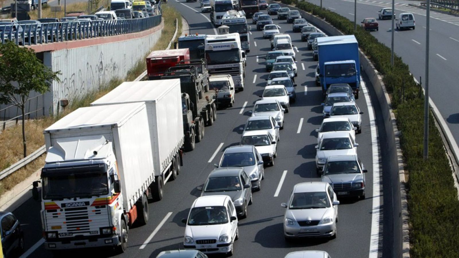 Στο taxisnet τα «ραβασάκια» για 436.653 ιδιοκτήτες ανασφάλιστων 