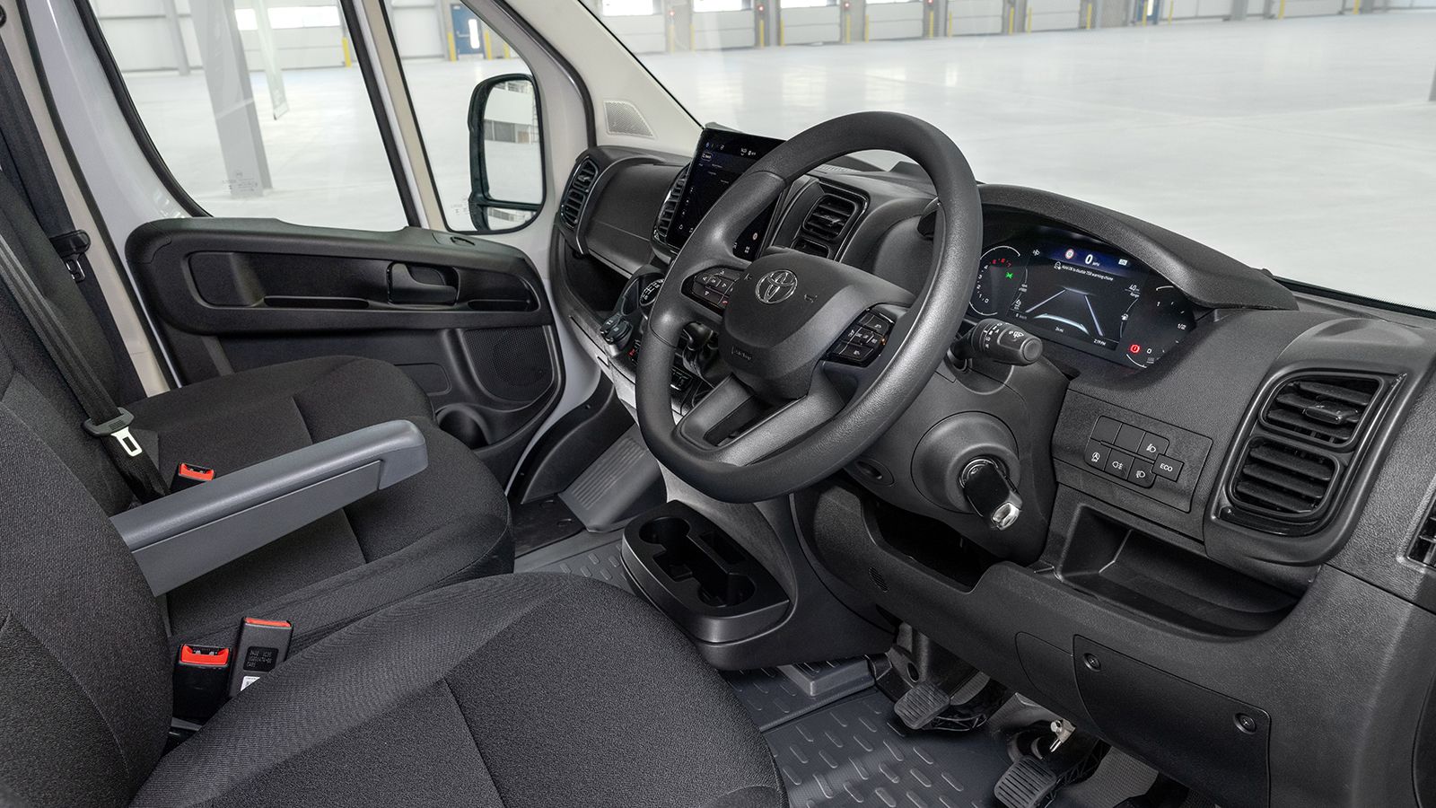 Το Toyota Proace Max Electric μπορεί να διανύσει ακόμη και 500+km εντός της πόλης με μια φόρτιση. 