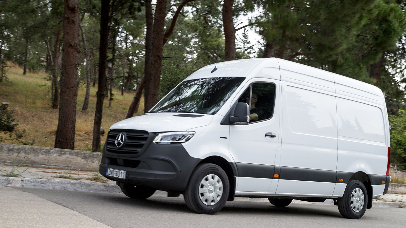 Το Mercedes-Benz Sprinter εξακολουθεί να αποτελεί σημείο αναφοράς στα Μεγάλα Vans ενώ, μέσα στο 2026 αναμένεται να λανσαριστεί πανευρωπαϊκά η νέα γενι