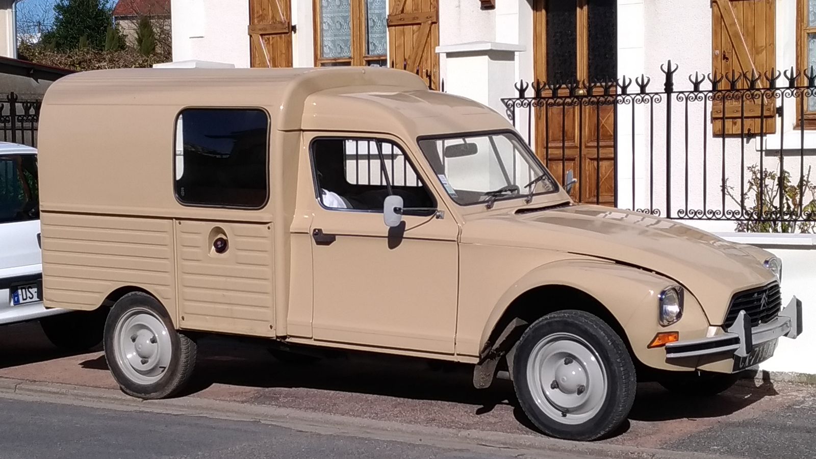Citroen Acadiene: στατικό, εμπρός όψη