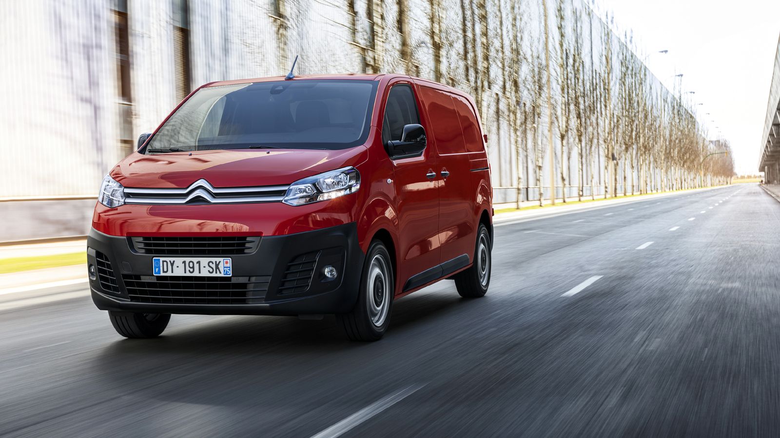 Μη χάσετε στο επόμενο τεύχος του Auto Τρίτη Αγορά Επαγγελματικών, την πρώτη δοκιμή του νέου Citroen Jumpy επί ελληνικού εδάφους.