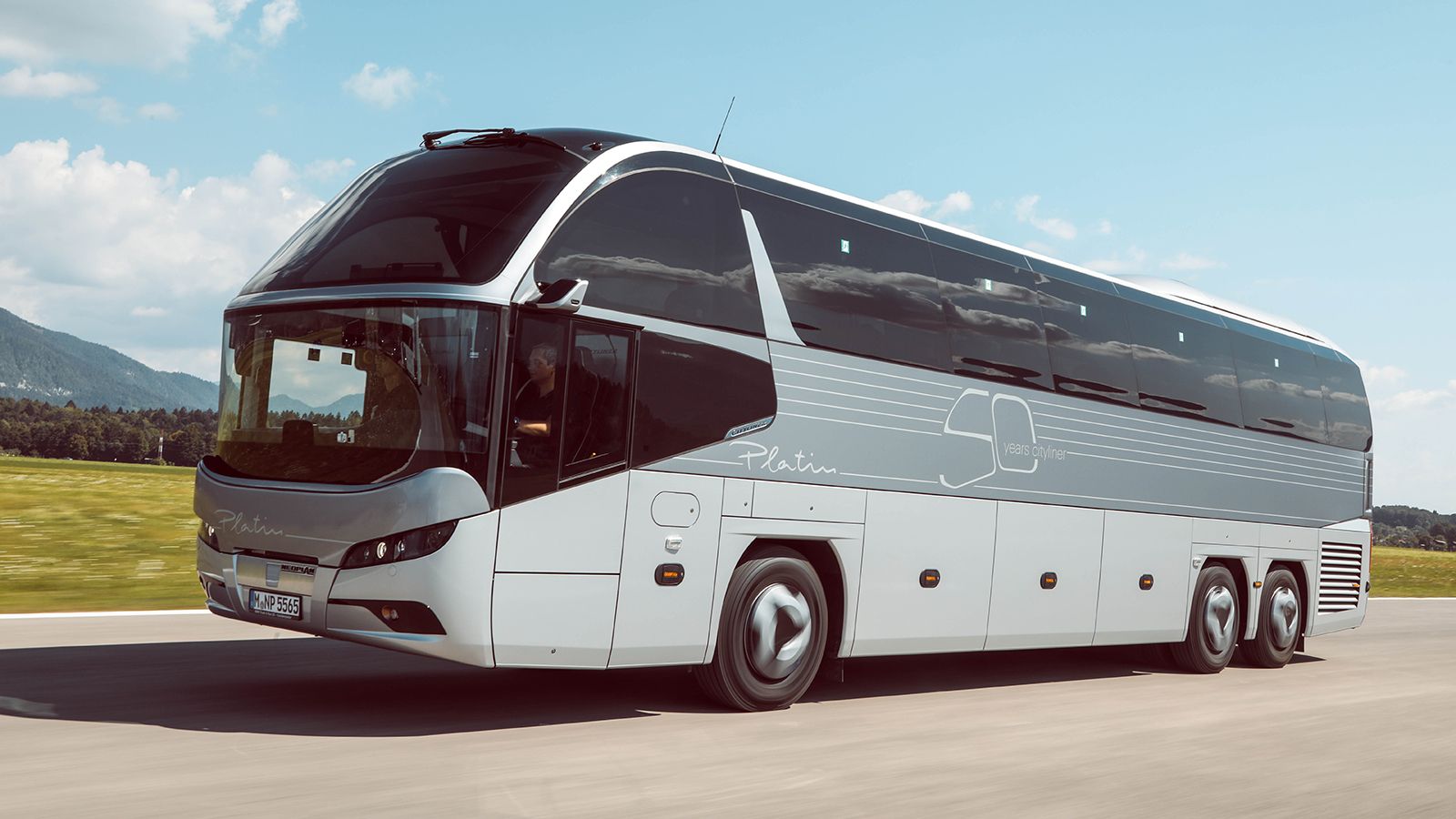«Coach of the Year 2022» αναδείχθηκε το επετειακό NEOPLAN Cityliner Platinum.