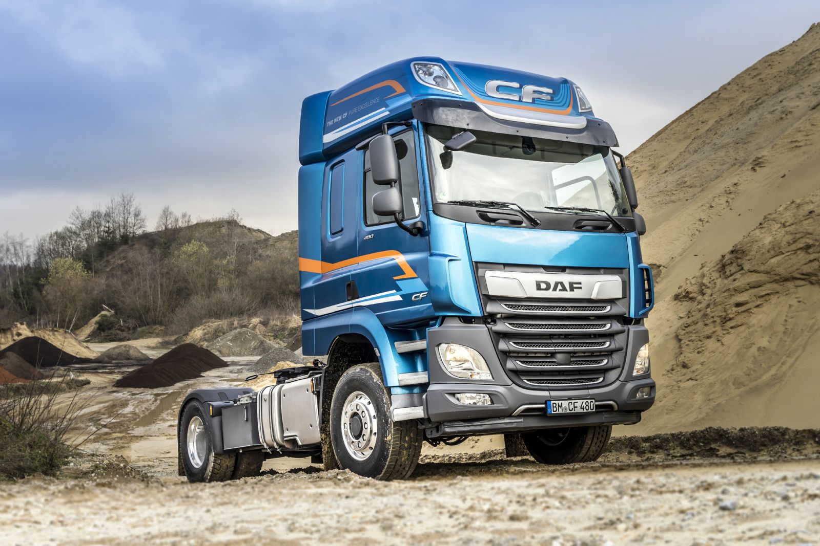 Η DAF θα προσφέρει τους 4x2 τράκτορες των CF & XF με υδραυλικό σύστημα μετάδοσης της κίνησης και στους εμπρός τροχούς.