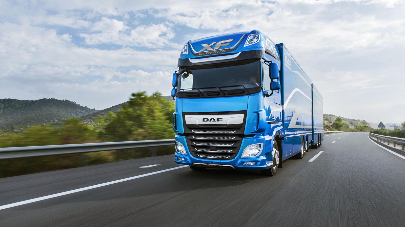 Η DAF λανσάρει τα εξοπλιστικά πακέτα «Ultimate» και «Ultimate+» για τα CF και XF που φέρουν τους κινητήρες MX-11 ή MX-13.