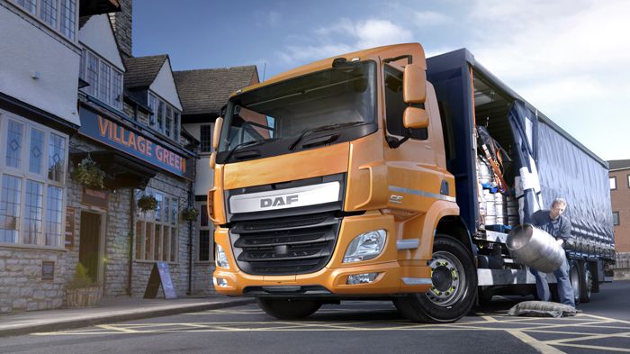 Το DAF CF θα προσφέρεται από το τέλος του 2015 σε νέες εκδόσεις με τρεις άξονες που θα προσφέρουν υψηλό ωφέλιμο φορτίο και αυξημένη ευελιξία.