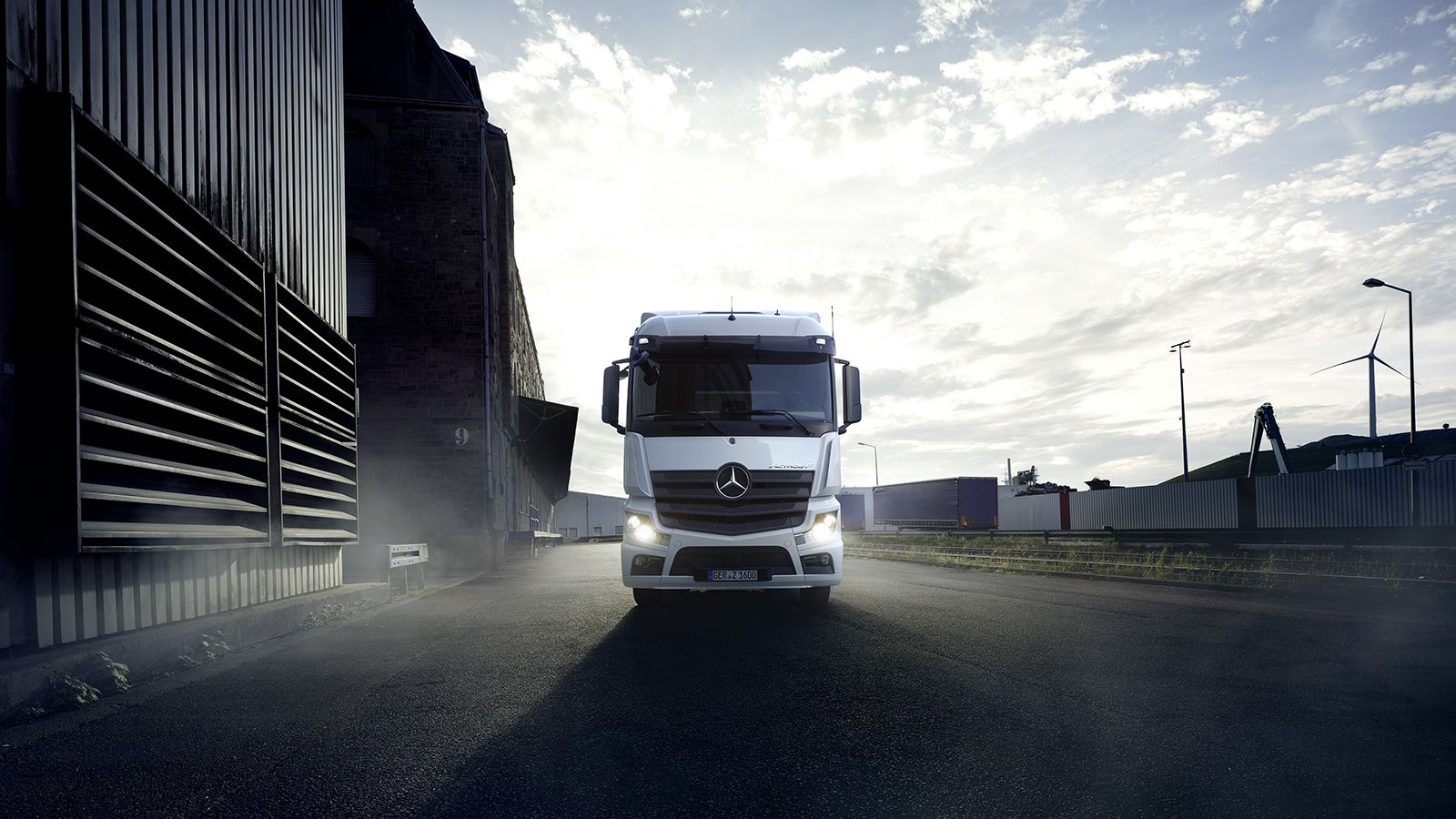 Ανεξαρτητοποιείται πλήρως η Daimler Truck, η οποία εντός του έτους αναμένεται να εισαχθεί ως αυτόνομη εταιρεία στο γερμανικό χρηματιστήριο.