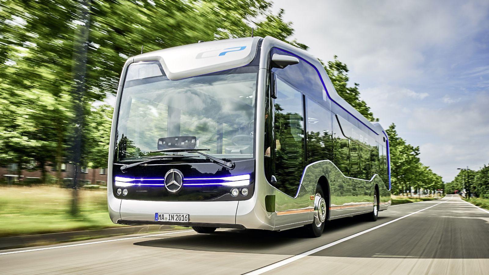 Ένα από τα σημαντικότερα εκθέματα της Daimler Buses στη φετινή FIAA της Μαδρίτης είναι το αυτόνομα κινούμενο πρωτότυπο Mercedes-Benz Future Bus.