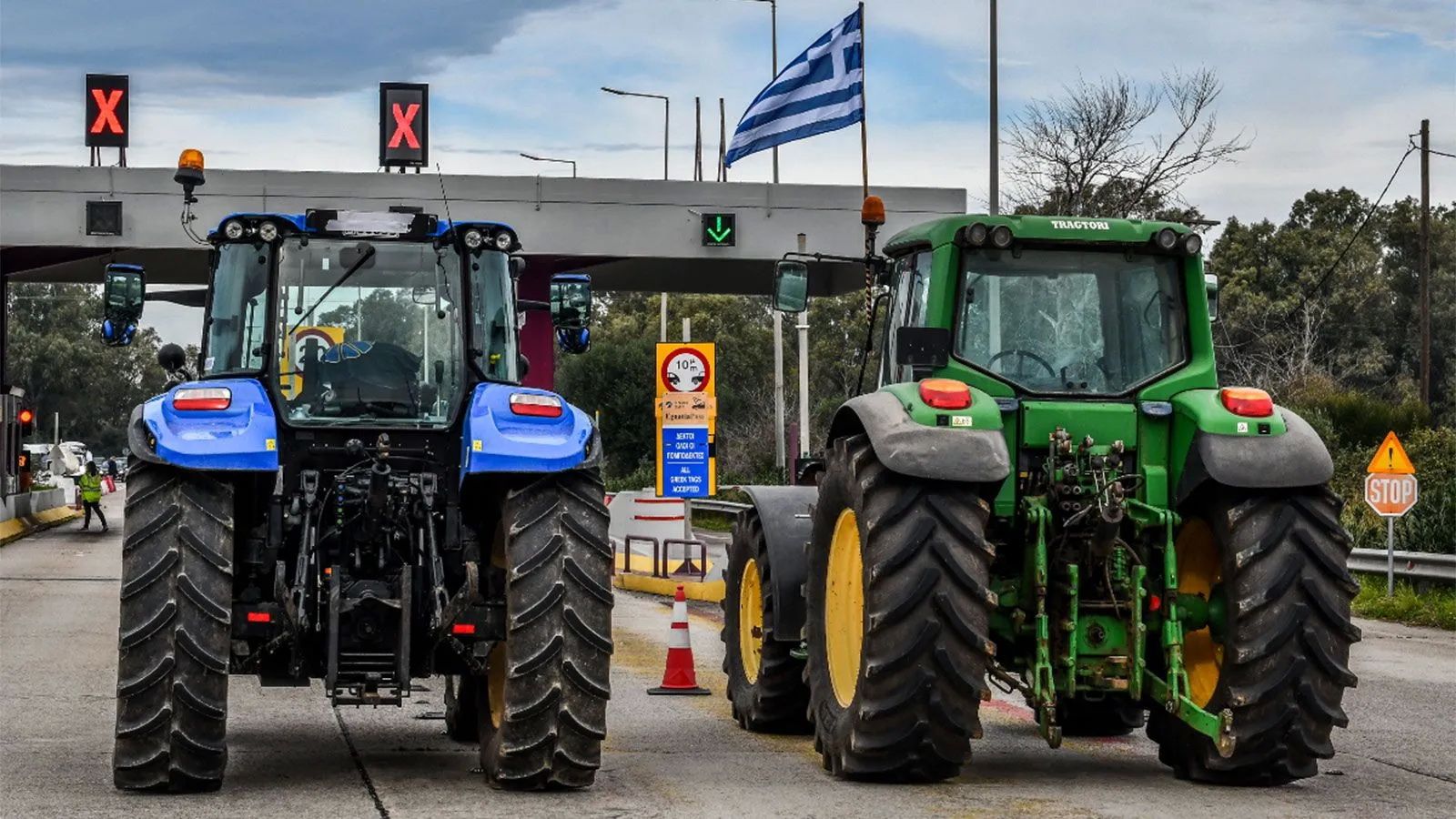 Ανοιχτά διόδια από τους αγρότες - Πόσα χρήματα στοιχίζουν κάθε μέρα;