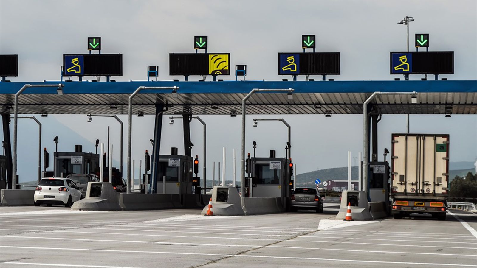 Μέχρι το τέλος του 2018, δεν αποκλείεται να λειτουργήσει στους μεγάλους οδικούς άξονες της χώρας –δορυφορικό- αναλογικό σύστημα πληρωμής των διο