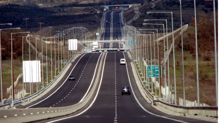 Με την ολοκλήρωση του εν λόγω οδικού άξονα, η διαδρομή Κόρινθος – Καλαμάτα θα διαρκεί πλέον μόλις 1 ώρα και 52 λεπτά. 