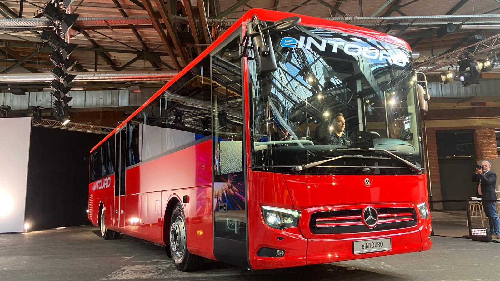 Έρχεται το νέο ηλεκτρικό λεωφορείο, Mercedes-Benz eIntouro!