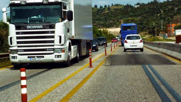 Σημαντικά εξακολουθούν να παραμένουν εδώ και χρόνια τα προβλήματα για τους οδηγούς που κινούνται στην Νέα Εθνική Οδό Κορίνθου – Πατρών.