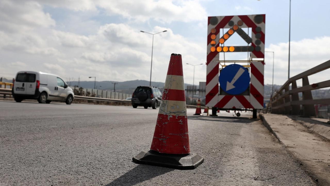 Κυκλοφοριακές ρυθμίσεις στη Νέα Οδό λόγω ασφαλτικών εργασιών