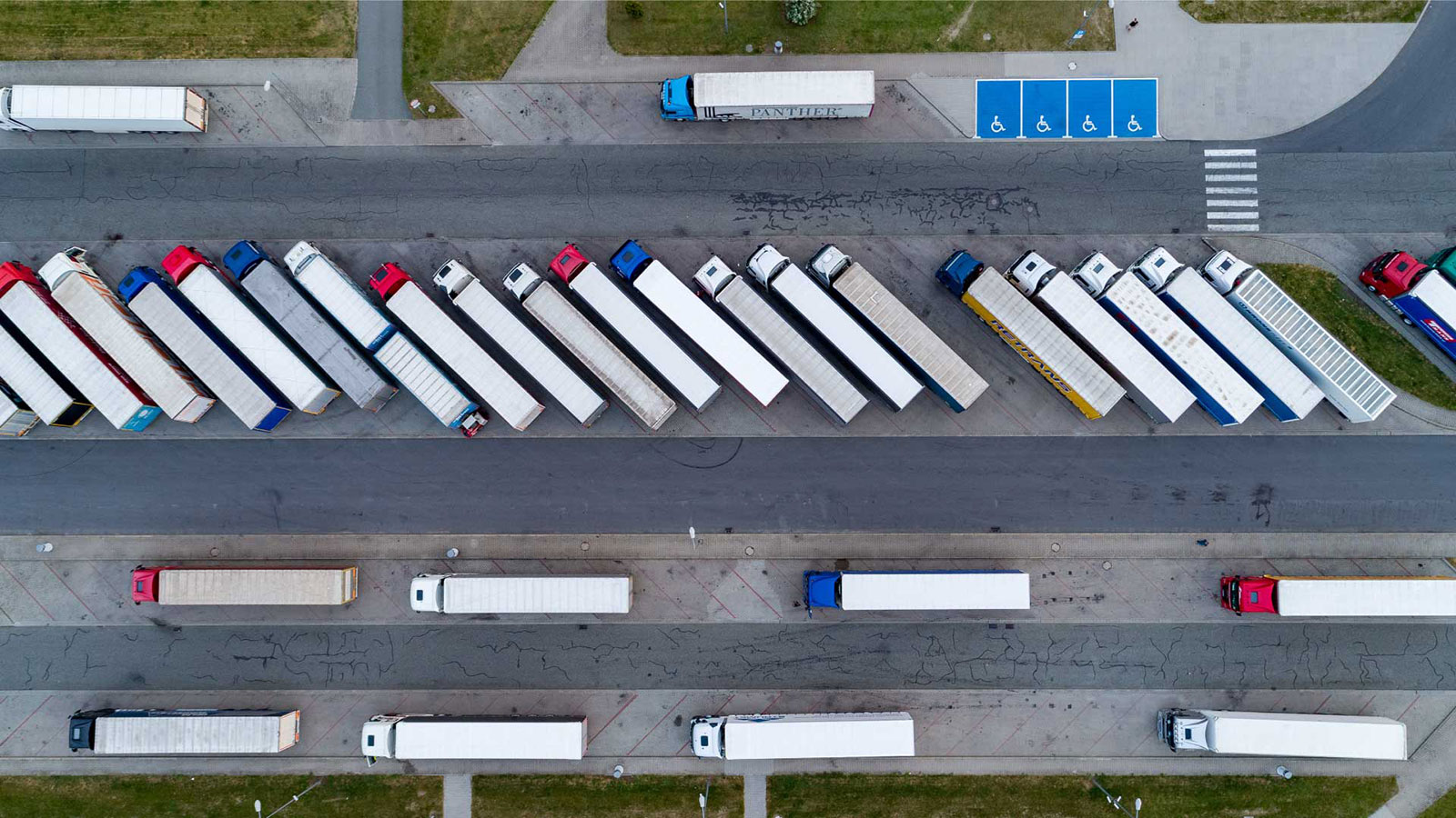 Η Ε.Ε. κάνει κλήση για χρηματοδότηση θέσεων Parking για φορτηγά