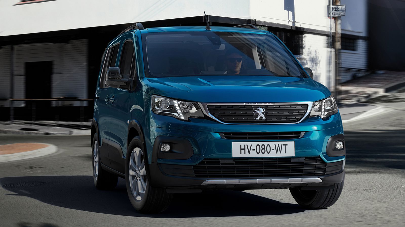 Με βάση τα 4 αστέρια που είχε λάβει το 2018 το Peugeot Rifter στα crash test του Euro NCAP, βαθμολογούνται και τα ηλεκτρικά, Citroen e-Berlingo, Opel/