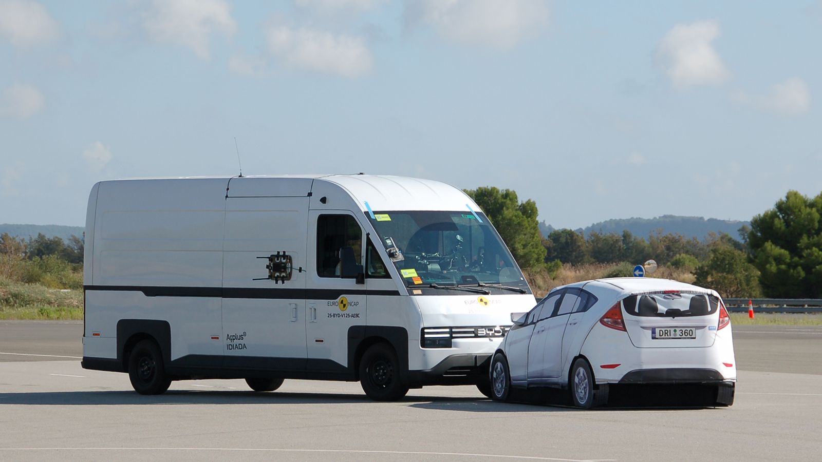 Το νέο BYD E-Vali είναι πλέον ένα από τα κορυφαία (5άστερα) Μεγάλα Vans που διατίθενται στην Ευρώπη! 