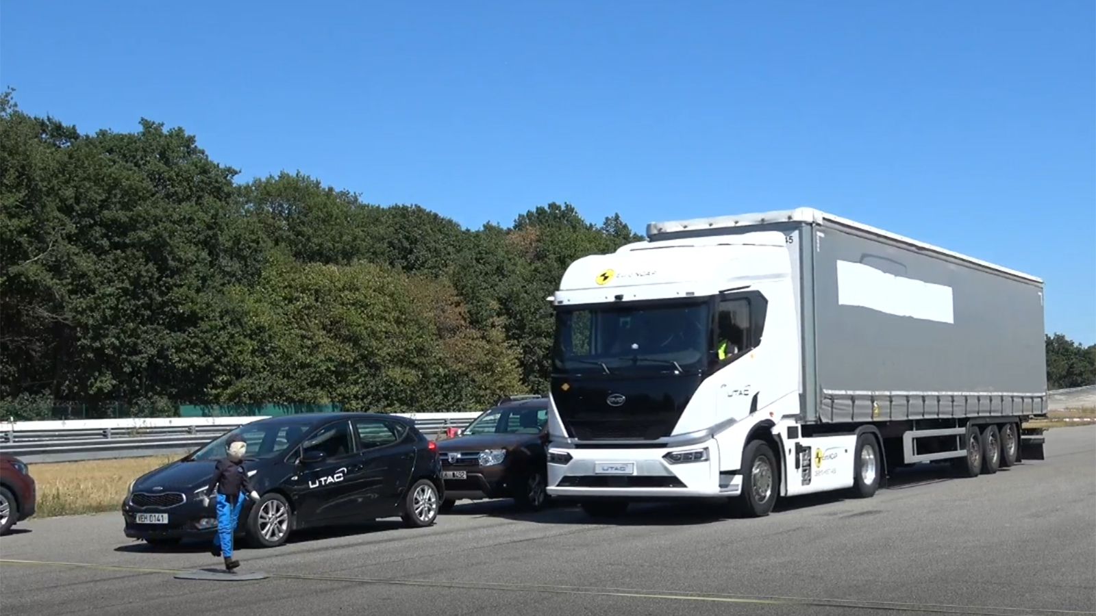 BYD ETT 44: πέντε αστέρια Euro NCAP και 73% στην αποφυγή συγκρούσεων. 