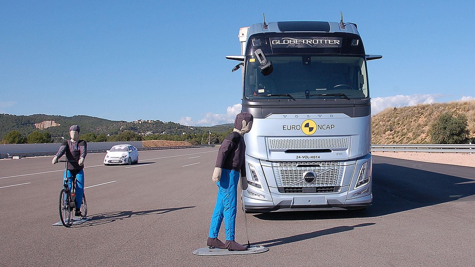 Το Volvo FH (σε έκδοση τράκτορα ή φορτηγού) ήταν ένα ακόμη βαρύ επαγγελματικό της εταιρείας που απέσπασε βαθμολογία 5 αστέρων από τον Euro NCAP. 