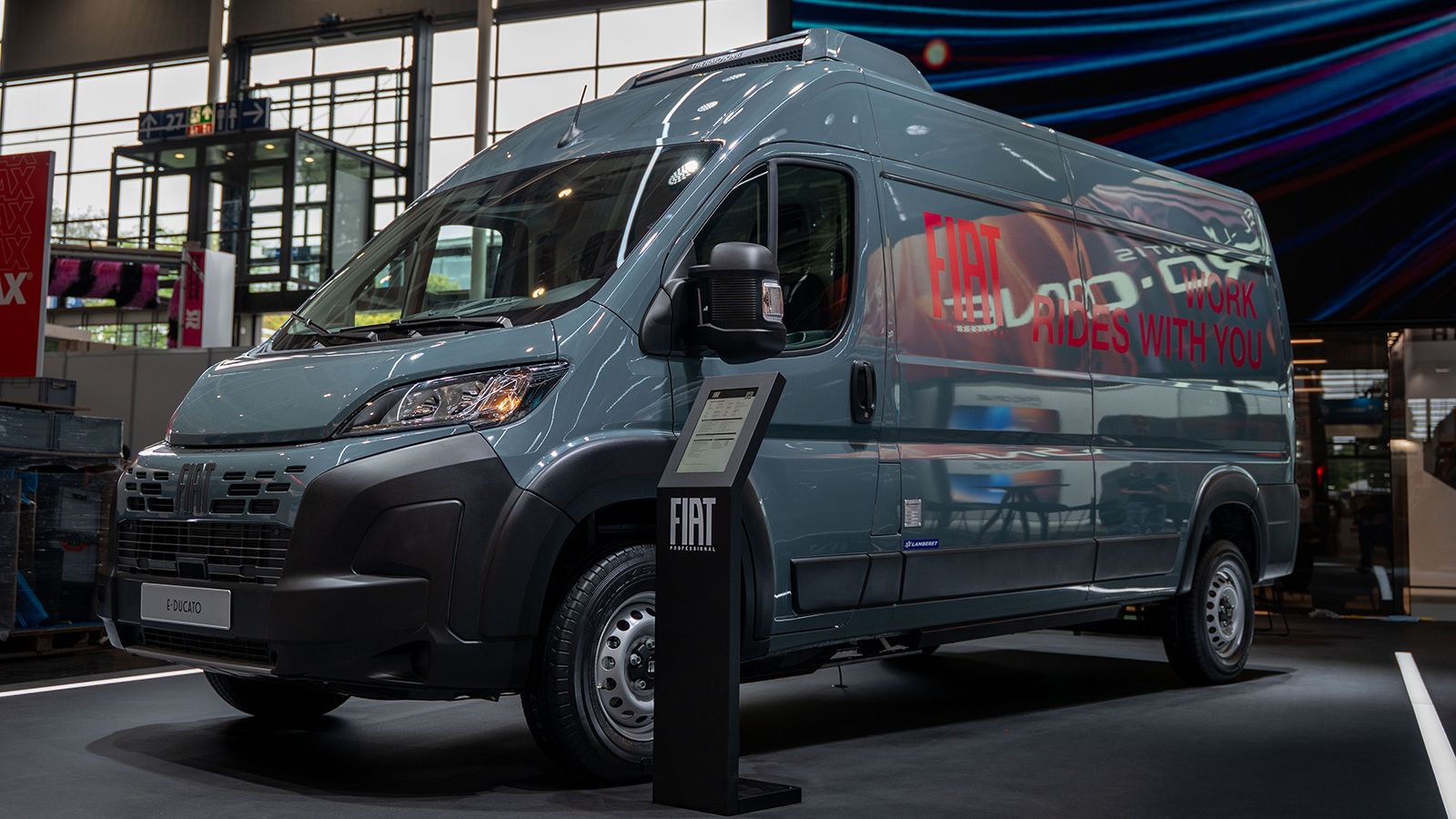 Ηλεκτρικό Fiat E-Ducato στο περίπτερο της Fiat Professional στην IAA Transportation 2026