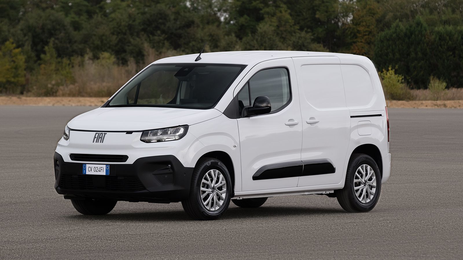 Fiat Doblo: στατικό, εμπρός όψη