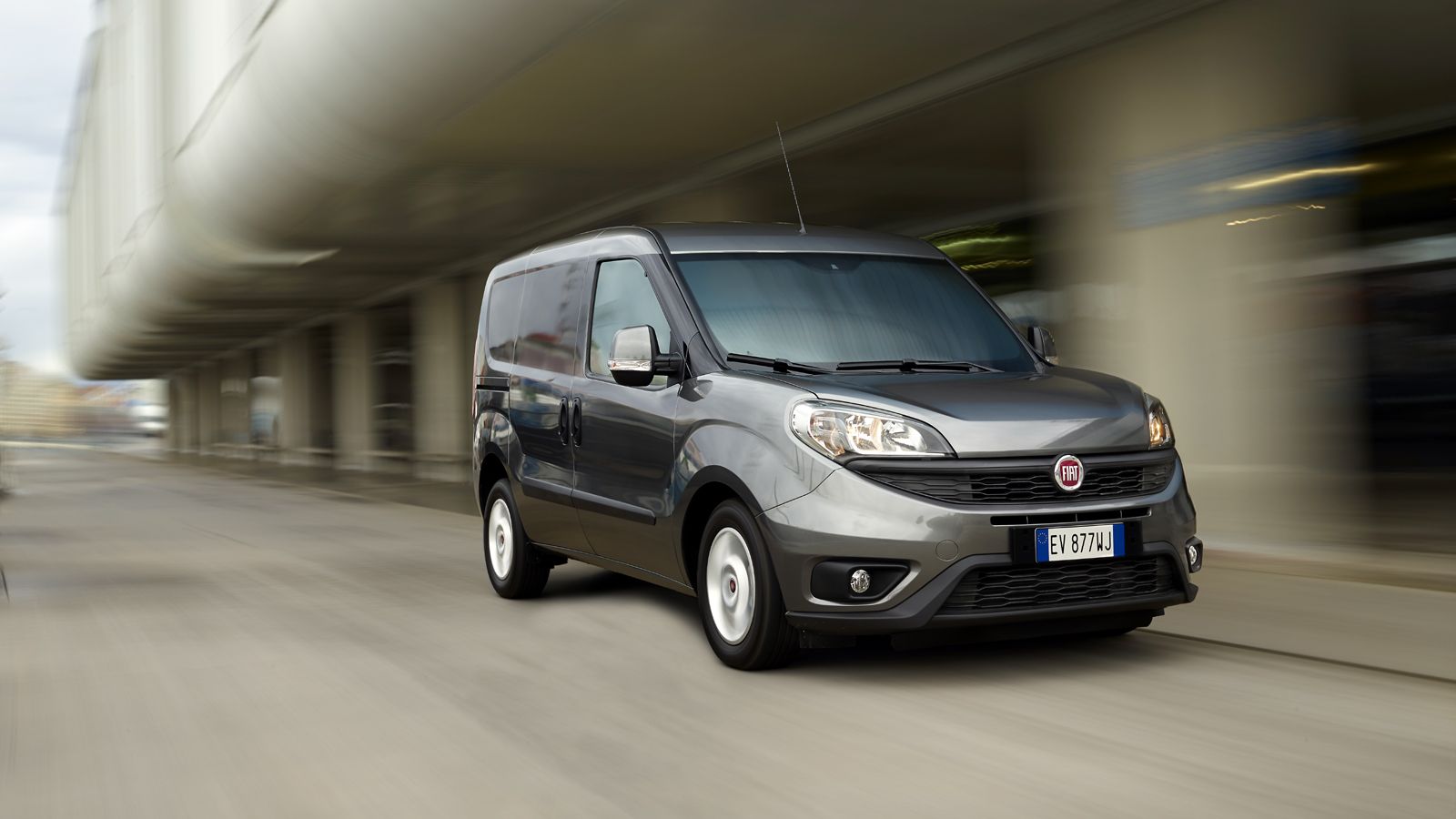 Το Fiat Doblo Cargo… σκαρφάλωσε 6 ολόκληρες θέσεις (έως την 4η) στη λίστα με τα πιο εμπορικά ελαφρά επαγγελματικά του 2016 (έναντι του 2015).