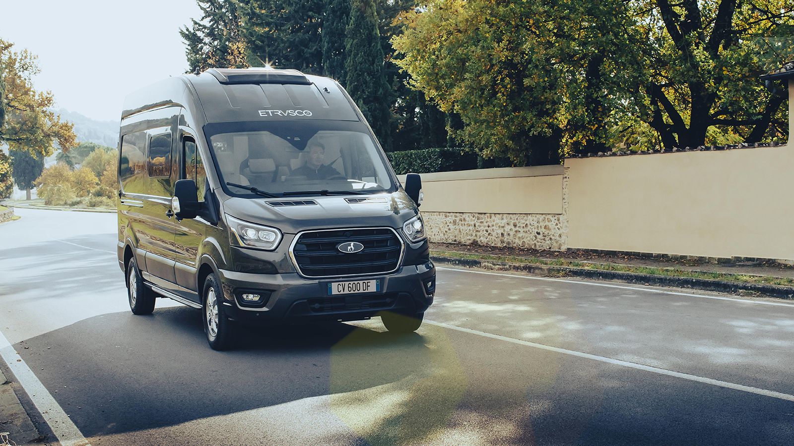 Μέσα στο 2022, η Ford σε συνεργασία με τη Hymer θα παρουσιάσει νέα αυτοκινούμενα τροχόσπιτα με βάση τις εκδόσεις panel van και σασί του Transit.