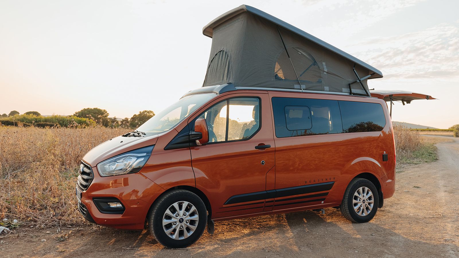 Με pop-up οροαφή θα είναι τα camper vans που θα προκύψουν δια χειρός Hymer, με βάση το Ford Transit Custom.