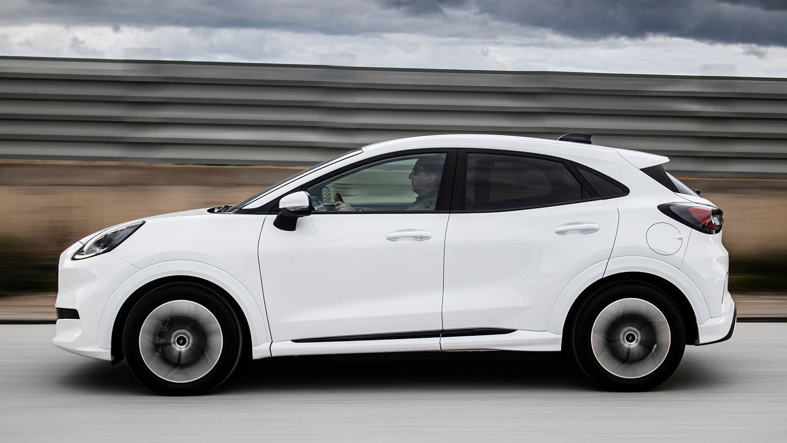 Ford Puma Gen-E Van: κίνηση, πλευρικό μέρος