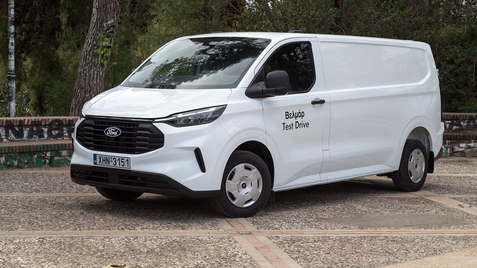Οδηγούμε το NEO Ford Transit Custom 