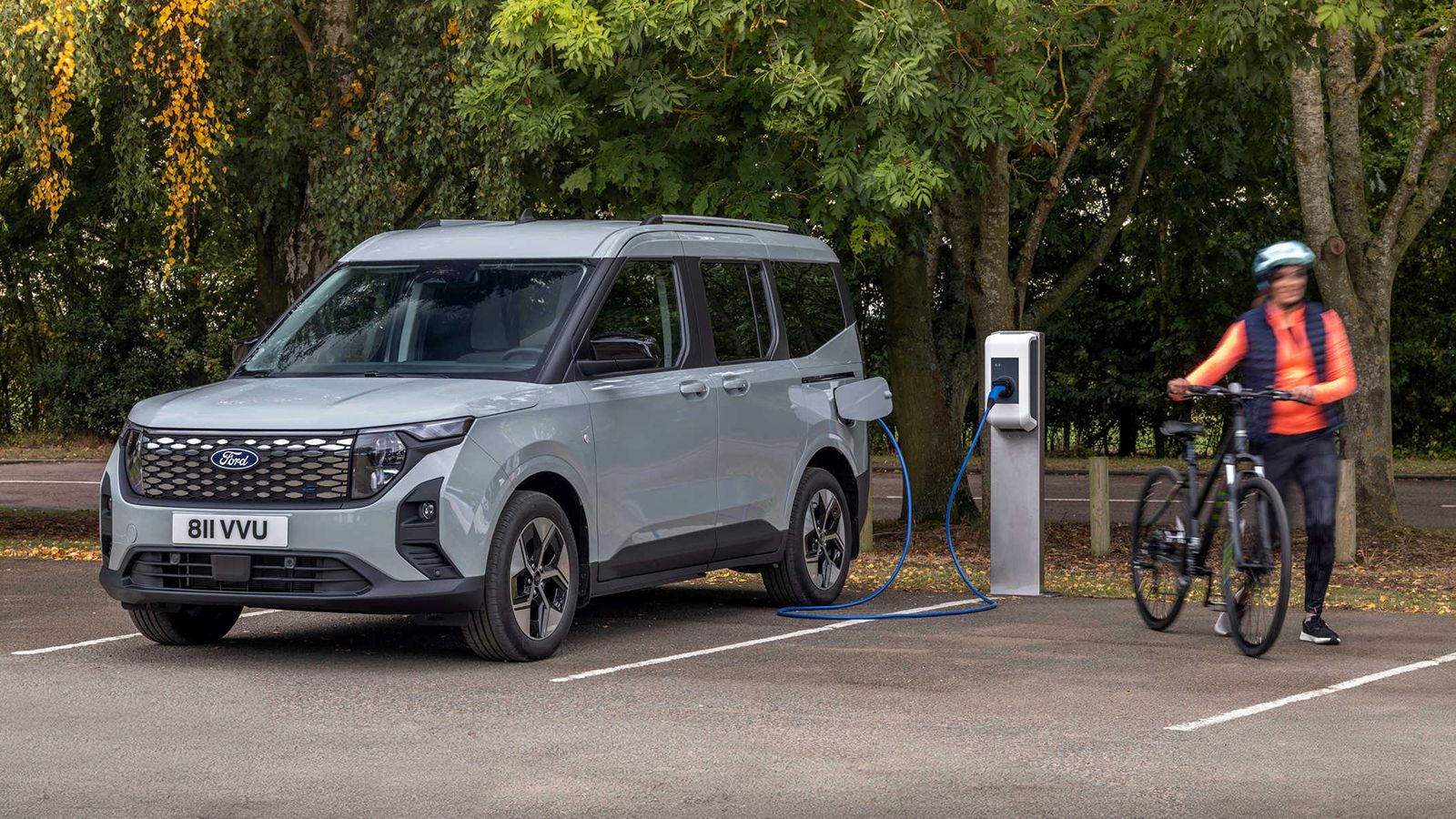 Η νέα μπαταρία των 46kWh θα είναι διαθέσιμη και στις επιβατικές εκδόσεις E-Tourneo Courier. 