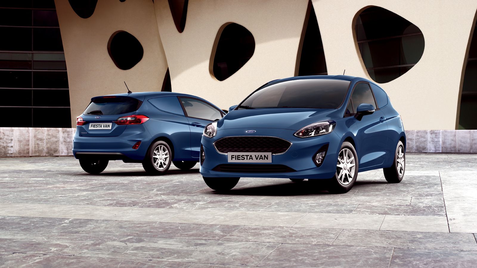 Το νέο Ford Fiesta Van είναι πλέον διαθέσιμο στην ελληνική αγορά με κινητήρες βενζίνης και πετρελαίου ισχύος από 85 – 125 ίππους και μέση κατανά
