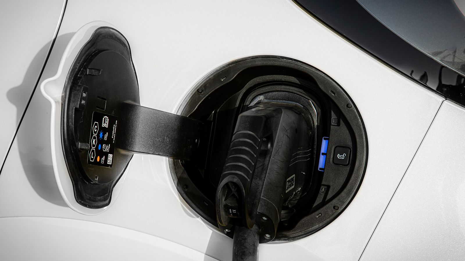 Σε παροχές DC 100kW, το Ford Puma Gen-E Van μπορεί να ανακτά έως και 131km αυτονομίας ανά 10 λεπτά φόρτισης! 