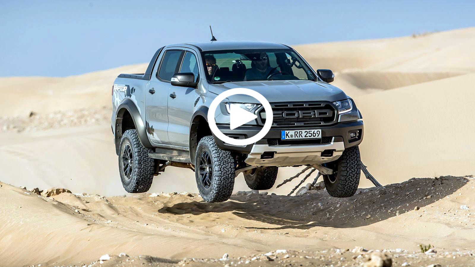 Το νέο Ranger Raptor διακρίνεται για την ιδιαίτερα δυναμική σχεδίαση του αμαξώματος, που ενσωματώνει όλα τα βασικά γνωρίσματα του τμήματος Ford Perfor