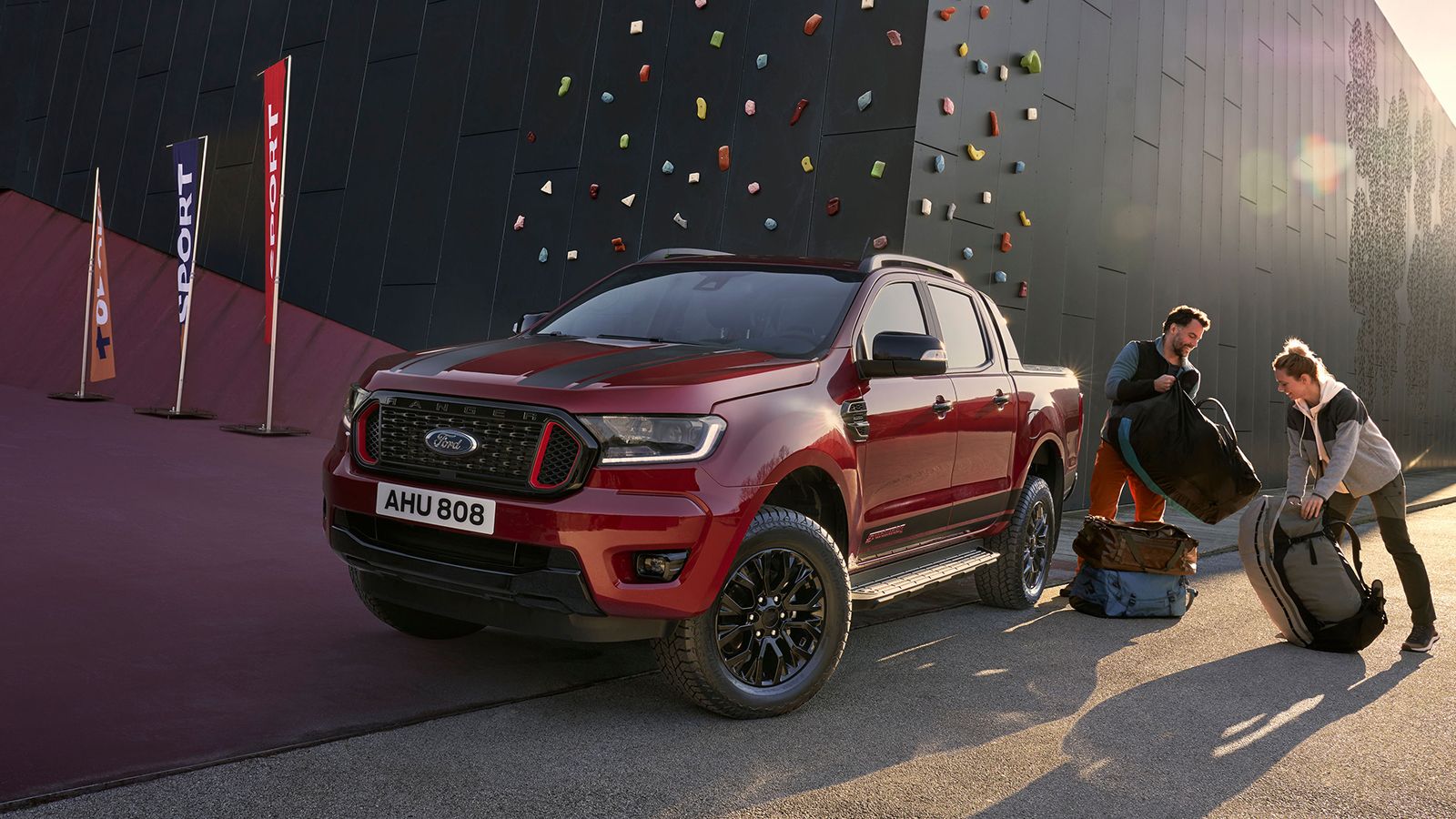 Μέσα στον προσεχή Οκτώβριο, θα ξεκινήσει η διάθεση στην ΕΕ μιας νέας –συλλεκτικής- έκδοσης του Ford Ranger, της «Stormtrak». 