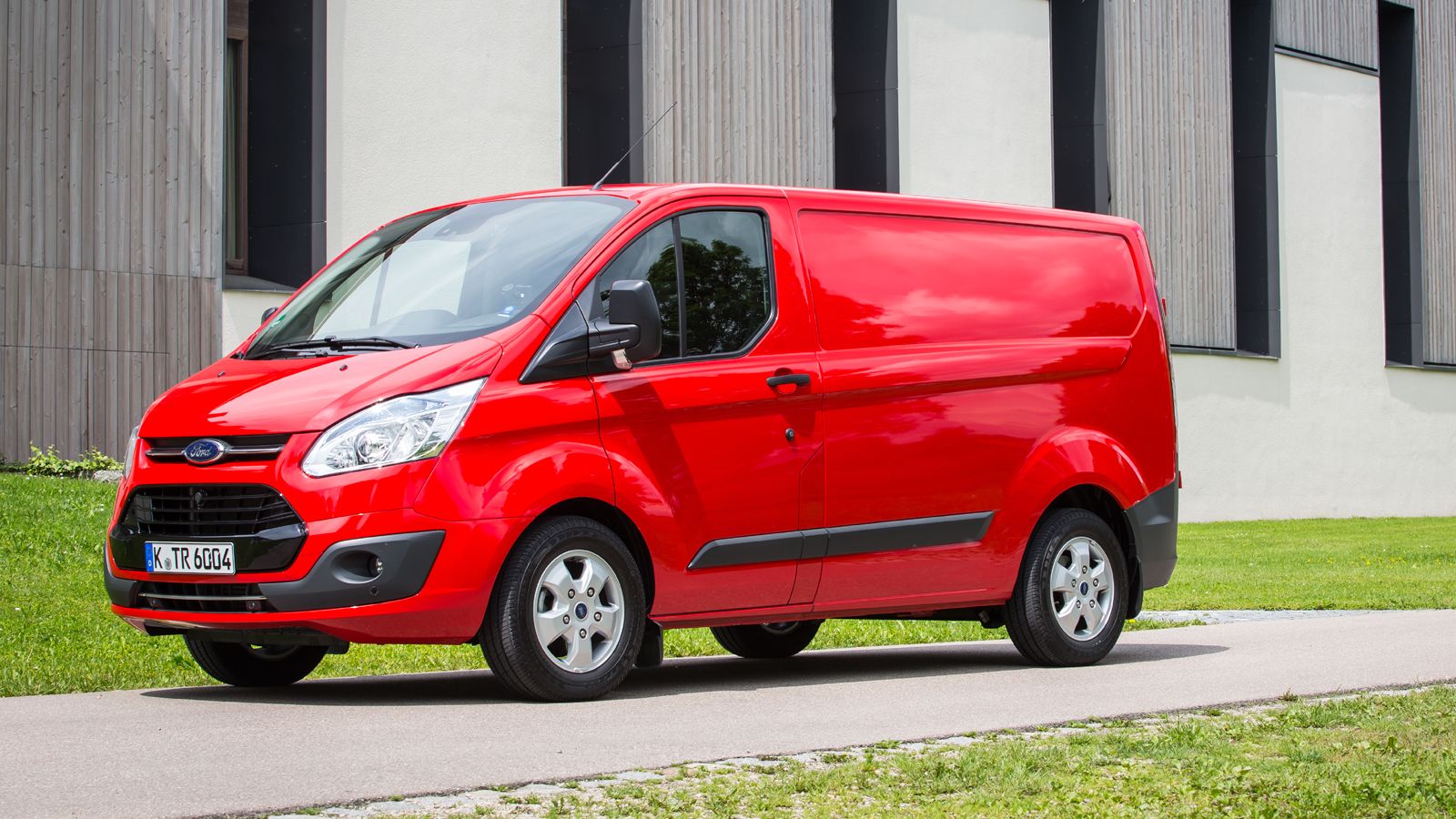 Η Ford παρουσίασε τις νέες εκδόσεις του Ford Transit Custom με το αυτόματο κιβώτιο ταχυτήτων «SelectShift».
