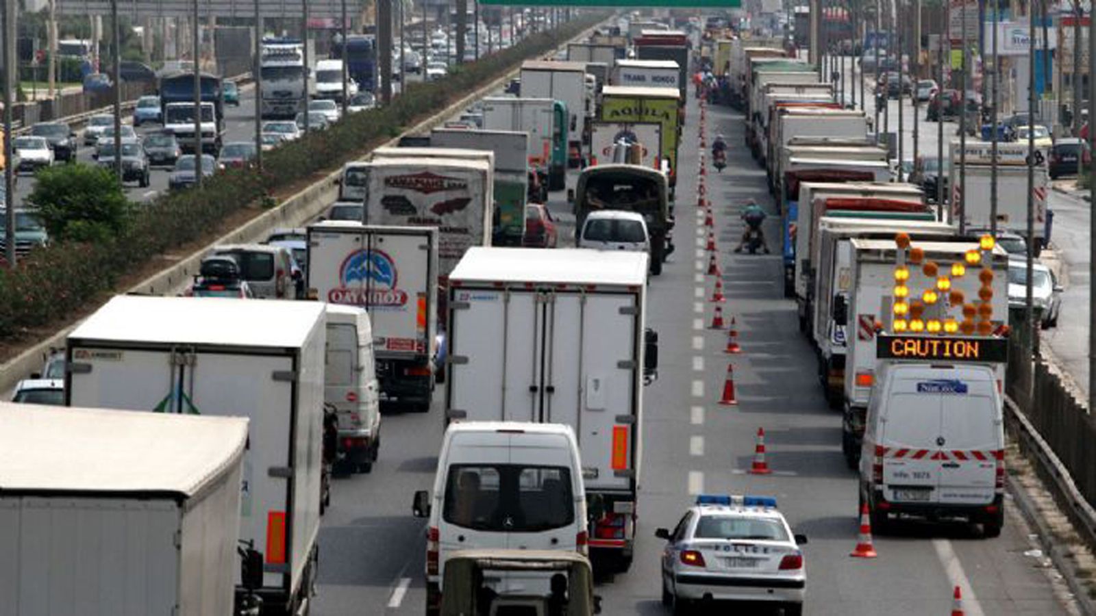 Περιορισμοί στην κυκλοφορία των φορτηγών θα ισχύσουν στο οδικό δίκτυο της χώρας από την 22η Δεκεμβρίου έως την 7η Ιανουαρίου.