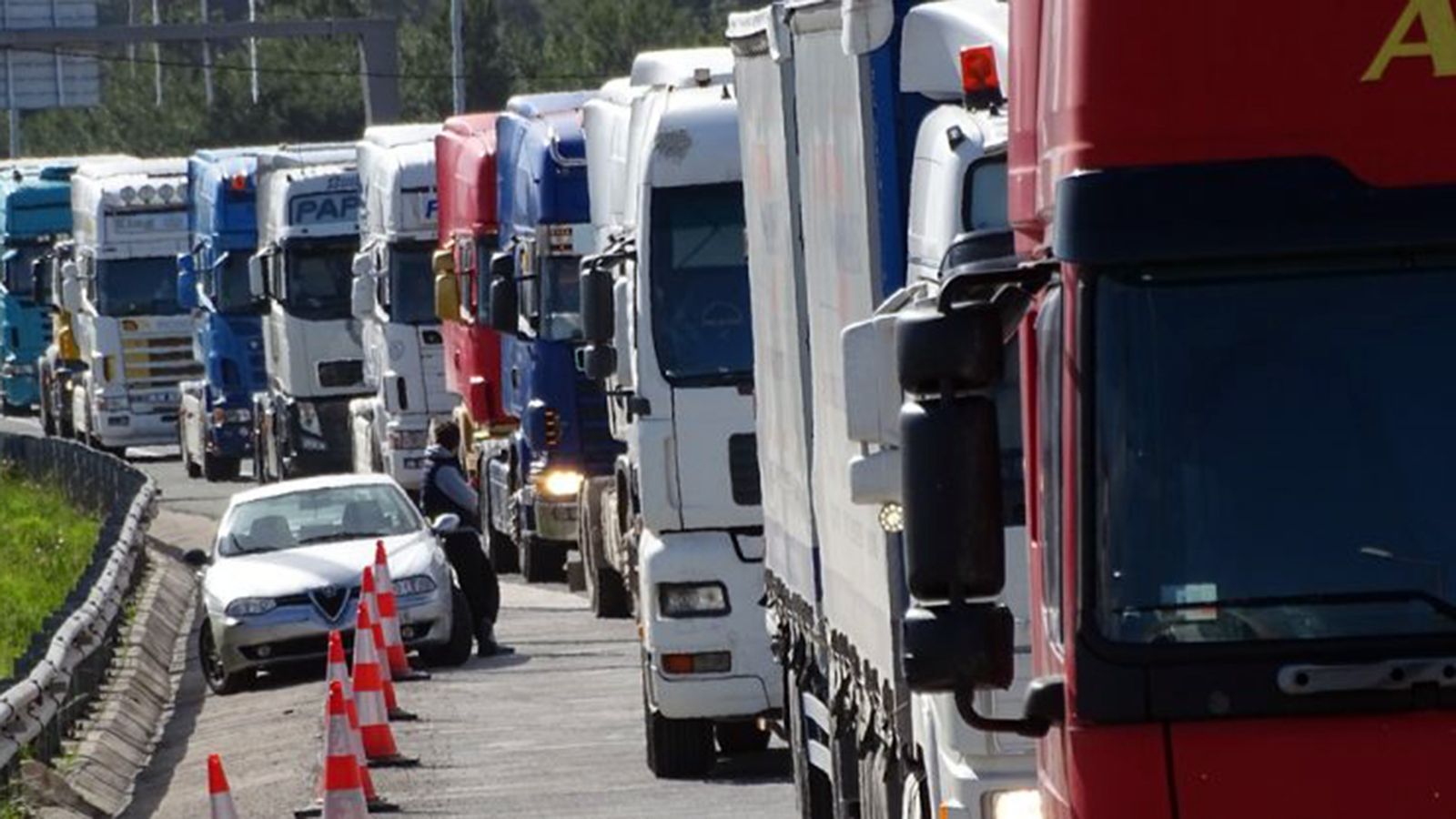 Εκκληση σε βοήθεια από τους οδικούς μεταφορείς