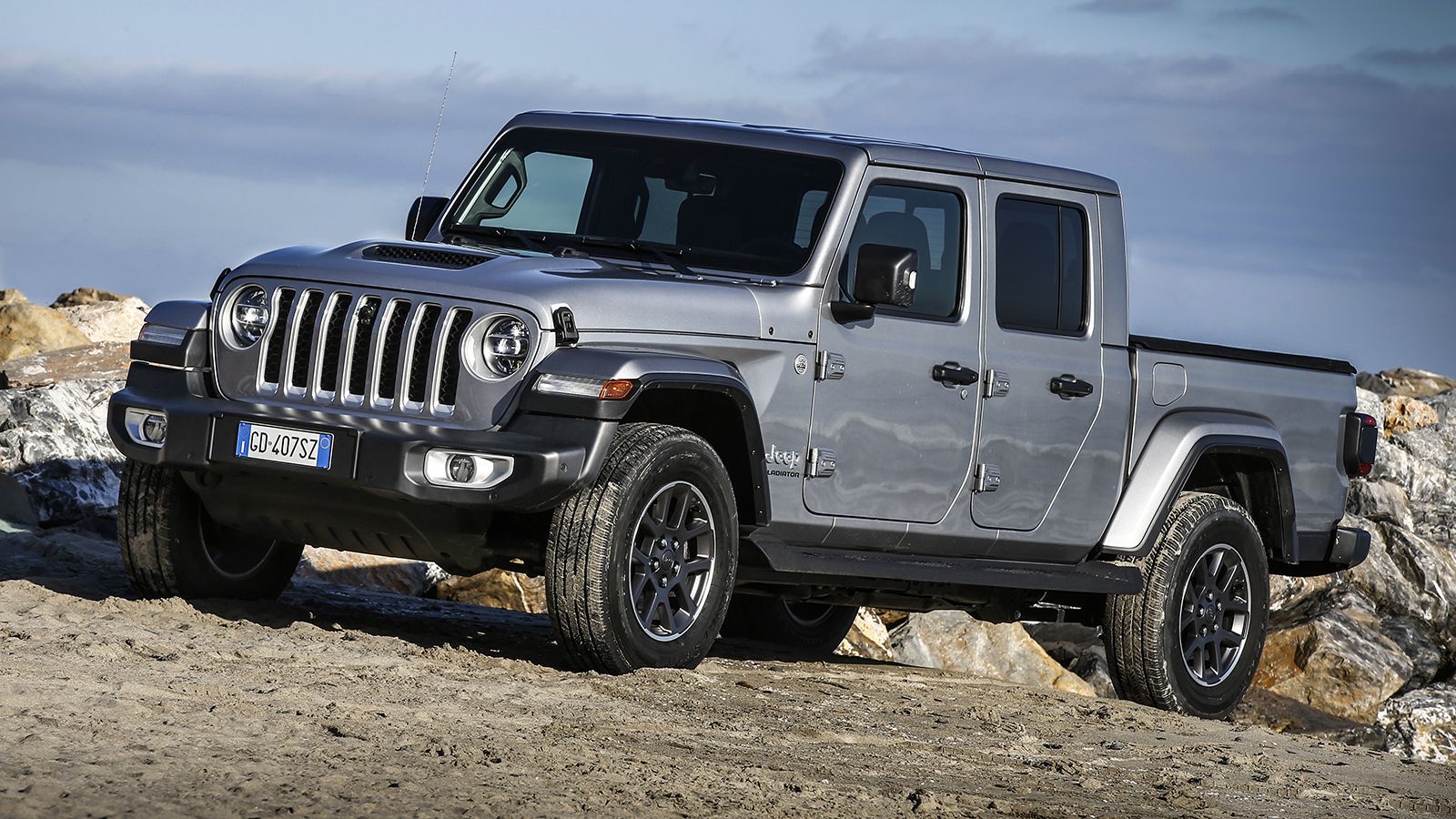 Πώς γίνεται να πουλάνε ακριβά Pick-Up όπως το Jeep Gladiator; Μήπως πρέπει να αλλάξει ο Νόμος για την ταξινόμησή τους στην Ελλάδα;