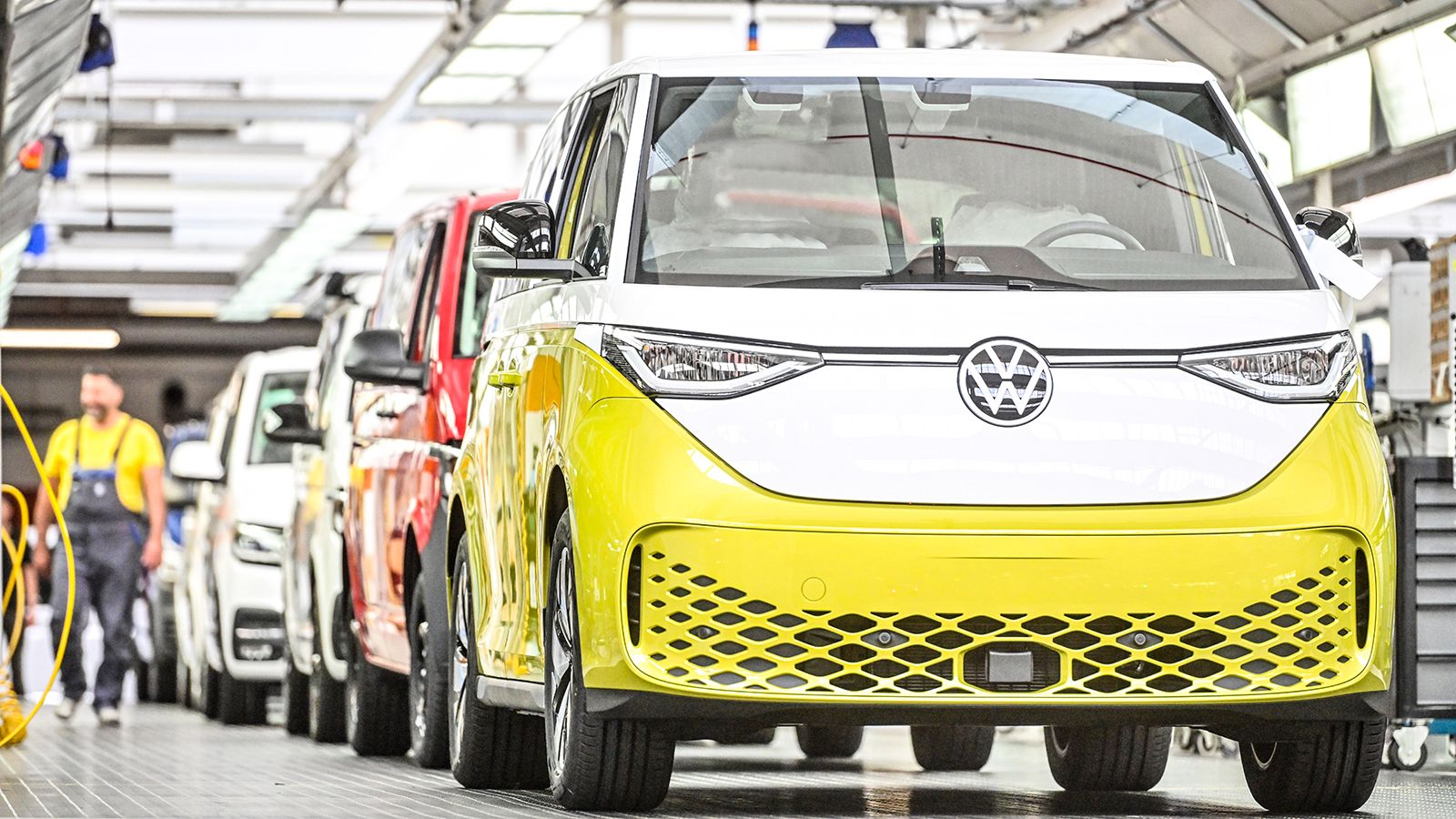 Από τις 15.000 μονάδες φέτος, η VW θα φτάσει να παράγει 900 ID. Buzz τη μέρα ή αλλιώς 130.000 τον χρόνο!