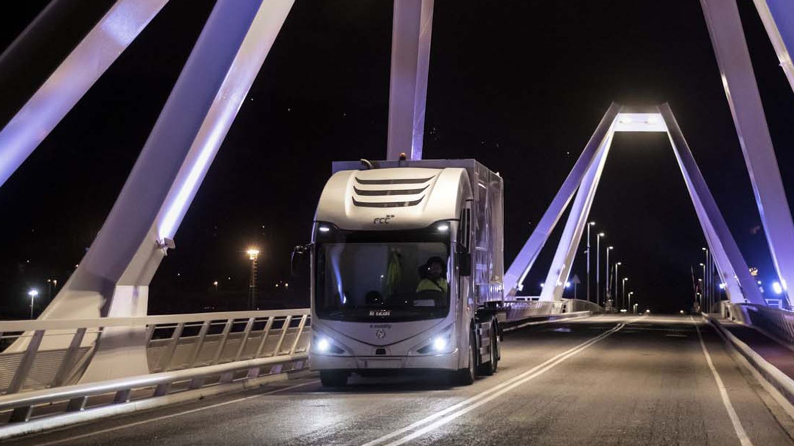 Η σχεδόν αθόρυβη λειτουργία των ηλεκτρικών φορτηγών, τα καθιστά ικανά να δραστηριοποιούνται και κατά τις νυχτερινές ώρες.