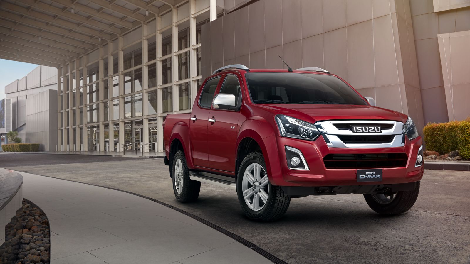 To Isuzu D-Max είναι διαθέσιμο με τη νέα βαφή «Red Spinel» για το 2018.