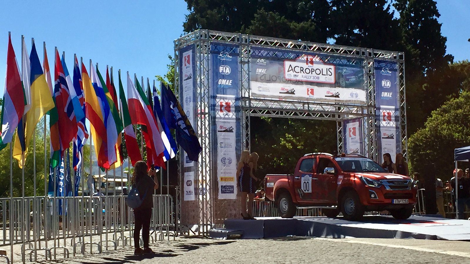 Το Isuzu D-Max έδωσε –εκ νέου- το δυναμικό παρόν στην εκκίνηση του ΕΚΟ Rally Acropolis 2018!
