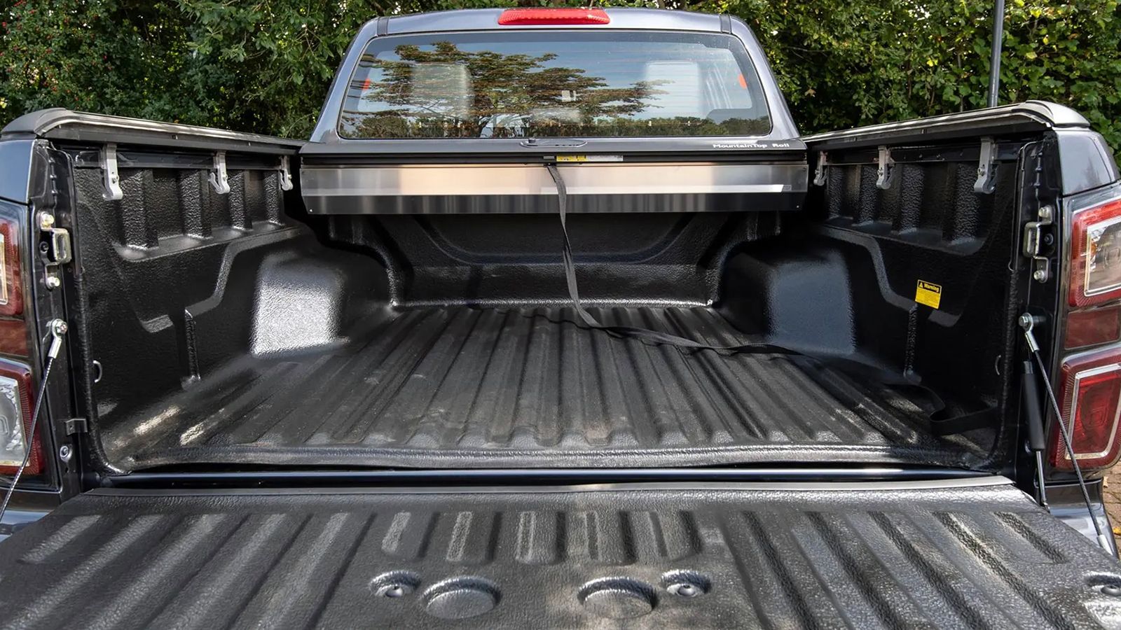χώρος φόρτωσης isuzu d-max