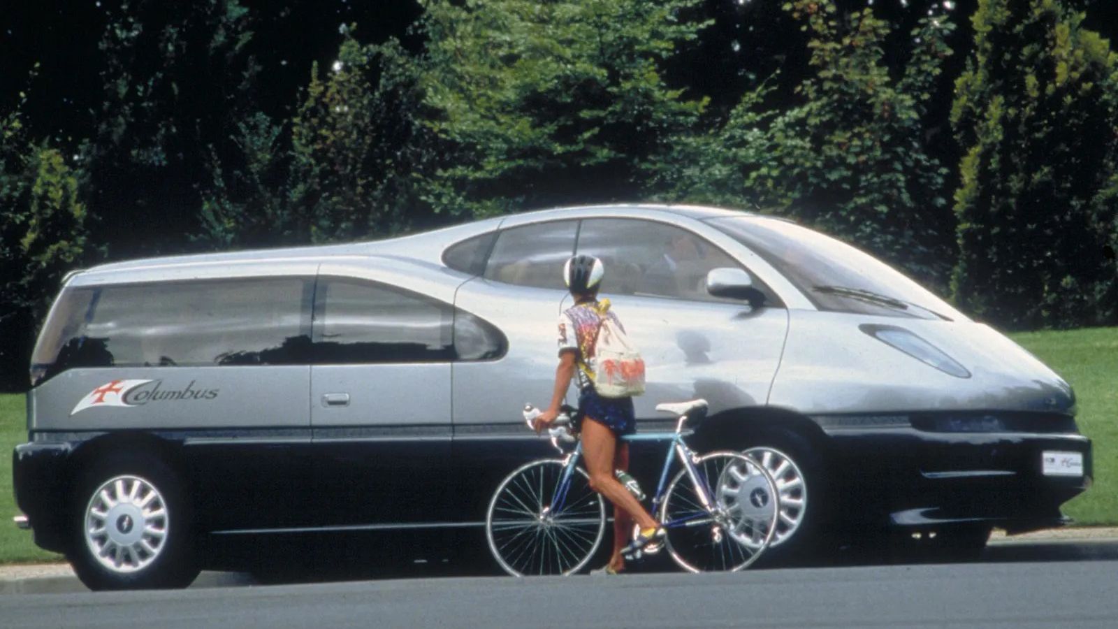 Το 1992, ο ιταλικός οίκος Italdesign παρουσίασε το πρωτότυπο Columbus, προν τιμήν των 500 χρόνων από την ανακάλυψη της Αμερικής.