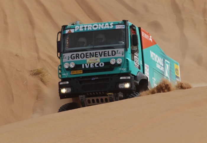 Η Iveco αναμένεται να λάβει μέρος στο Ράλι Ντακάρ του 2012 που θα διεξαχθεί στις Αργεντινή, Χιλή και Περού από την 1-15 Ιανουαρίου.