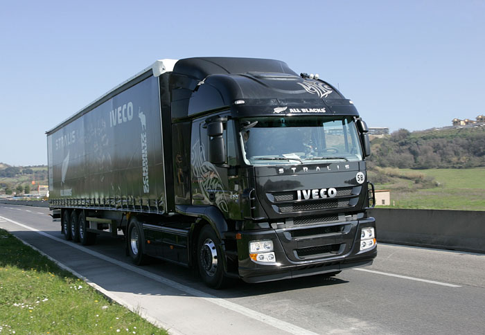 Καραβάνι «Iveco All Blacks»