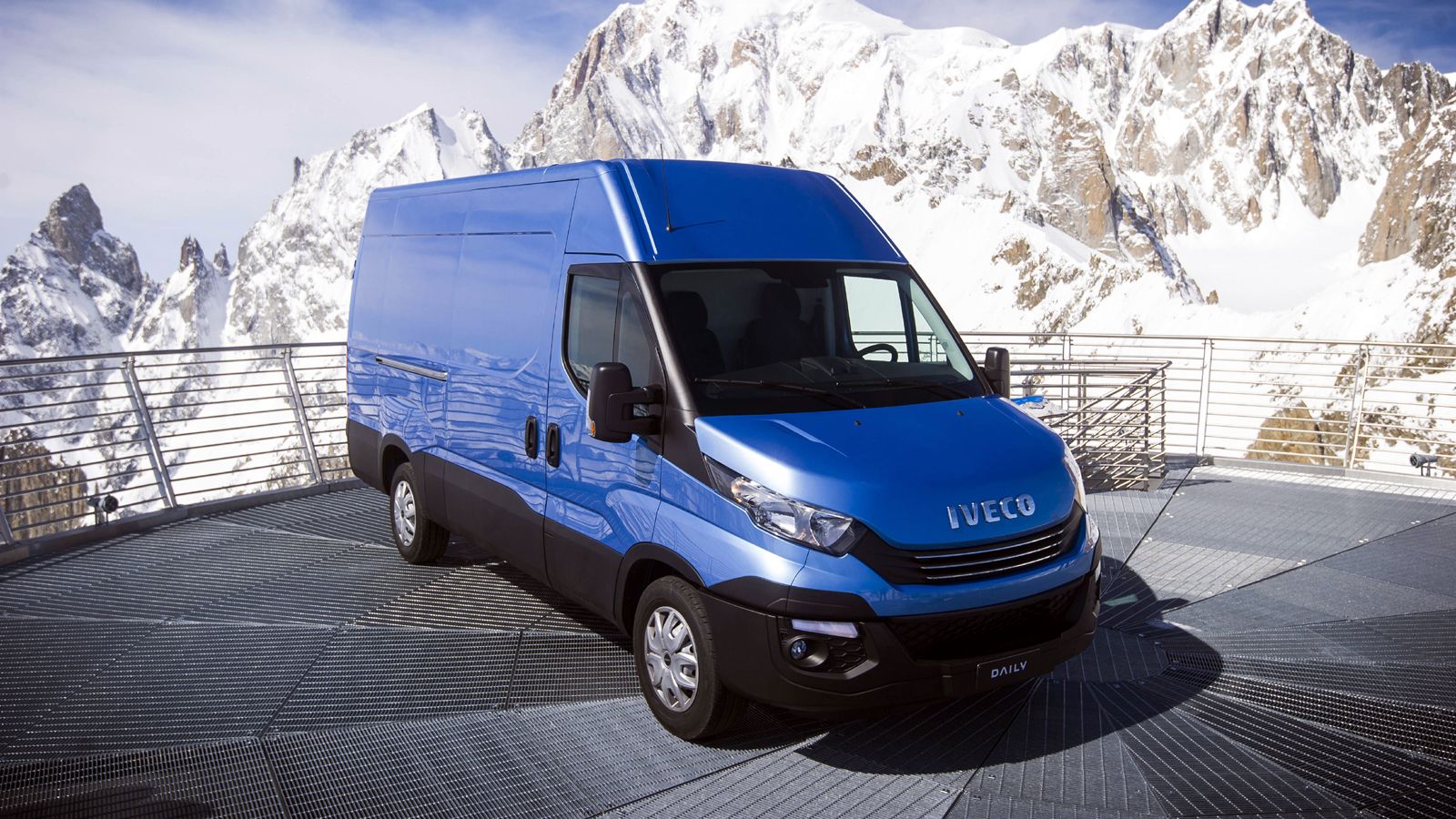 Συνεχίζει να συλλέγει… διακρίσεις η νέα γενιά του Iveco Daily σε όλες τις κατηγορίες τόσο των εμπορευματικών όσο και των επιβατών μεταφορών, σε